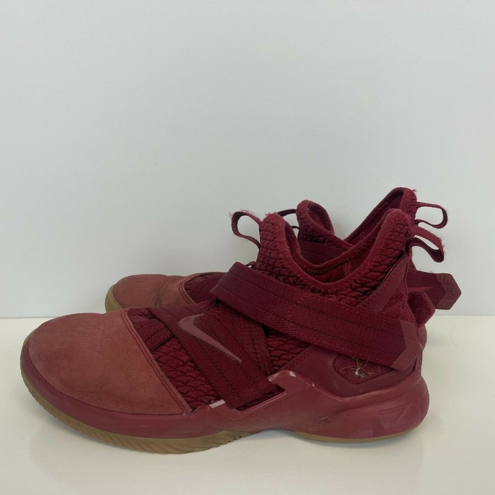 Nike Lebron Soldier 12 Basketball Shoes Red Boys Size 7Y